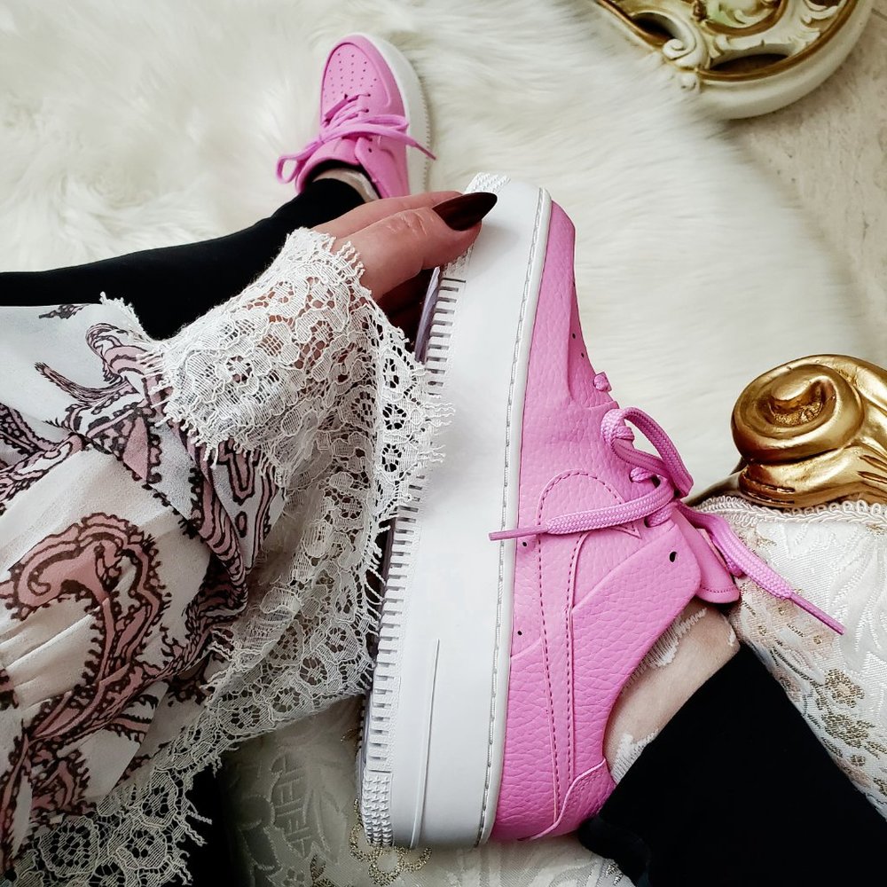 Nike Air Force 1 Sage Low
